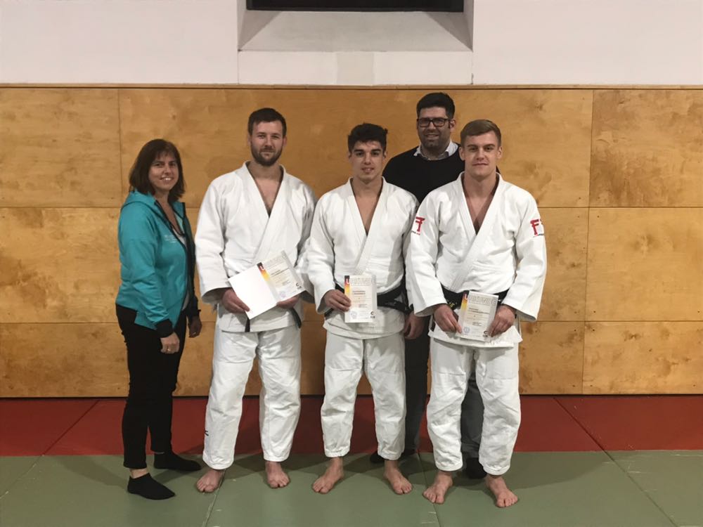 Noch mehr DAN-Prüfungen